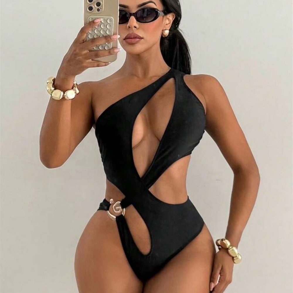 SHEIN Black Cutout One-Shoulder Swimsuit